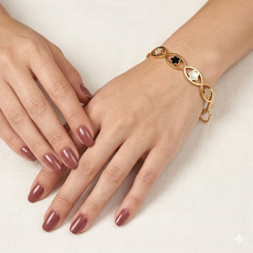 Clover Luxe Imitation Gold Bracelet image 1