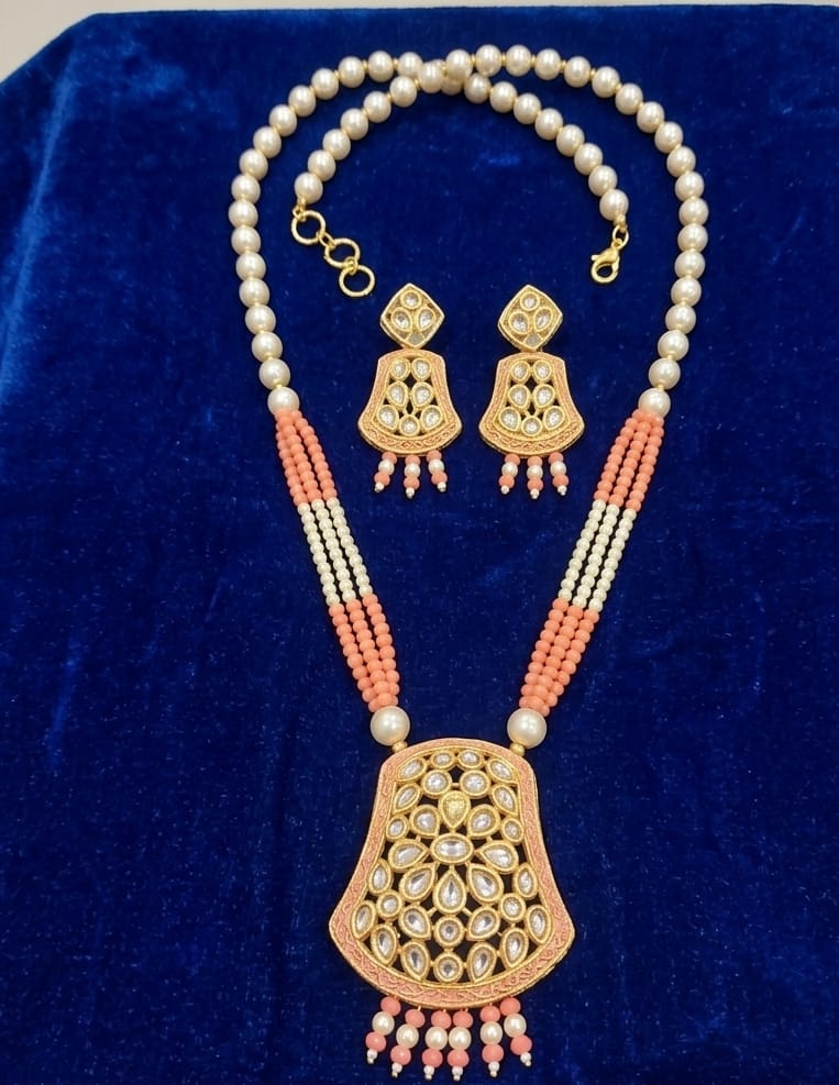 Peach & Pearl Traditional Kundan Necklace Set with Earrings image 2