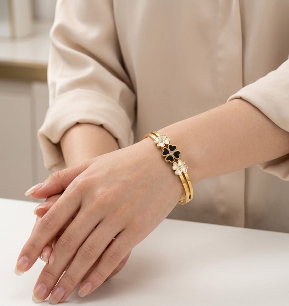Black & White Clover Luxe Bracelet image 1