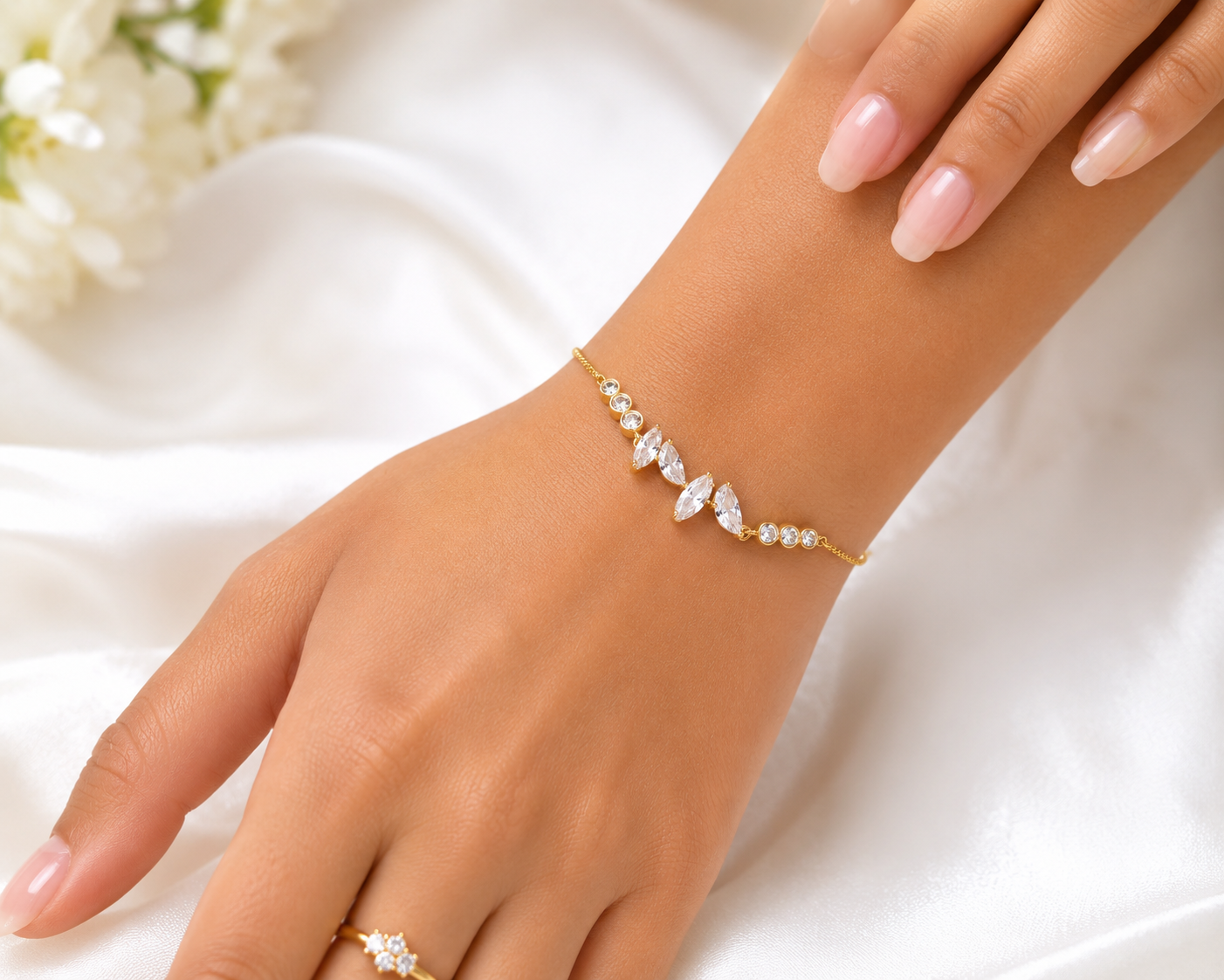 Elegant Gold-Plated Adjustable Bracelet image 3